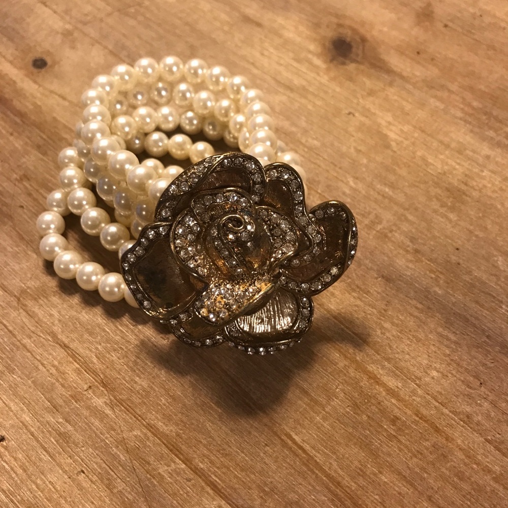 Rose gold rose pearl bracelet
